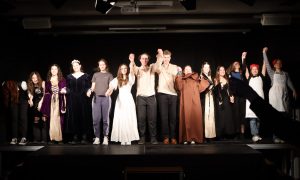 Das Projekt-Seminar Theater 2022_24 zeigte Romeo und Julia von William Shakespeare